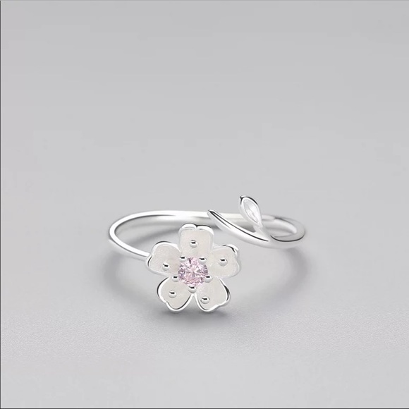 New 925 Sterling Silver Adjustable Ring - Picture 2 of 5